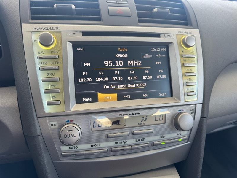 Toyota Camry XLE Auto (Natl) 2011