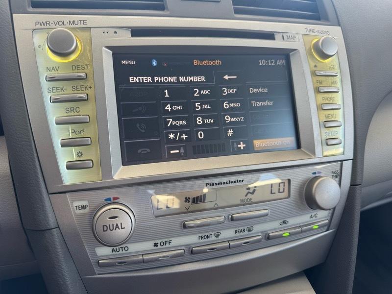 Toyota Camry XLE Auto (Natl) 2011