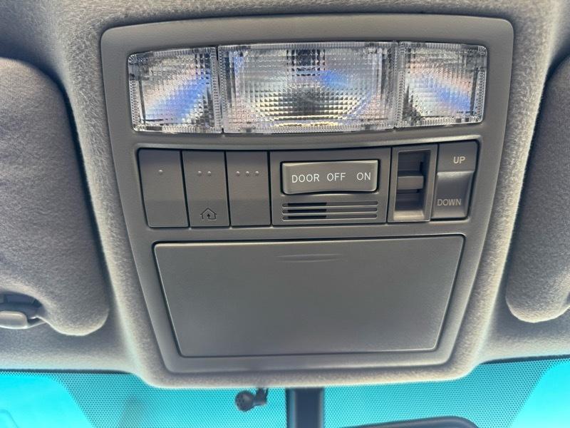 Toyota Camry XLE Auto (Natl) 2011