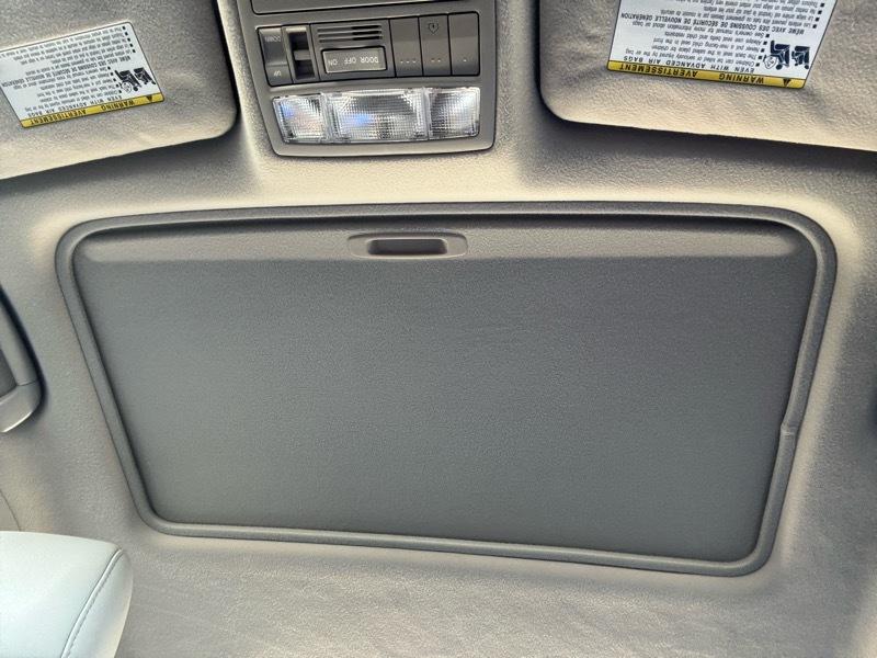 Toyota Camry XLE Auto (Natl) 2011