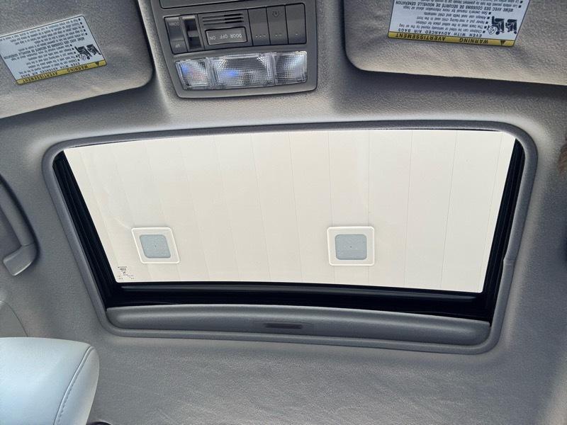 Toyota Camry XLE Auto (Natl) 2011