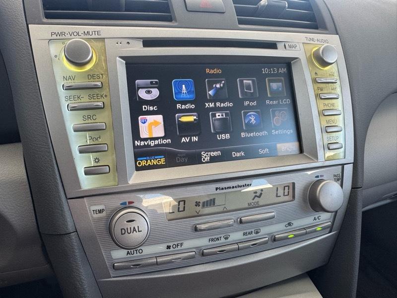 Toyota Camry XLE Auto (Natl) 2011