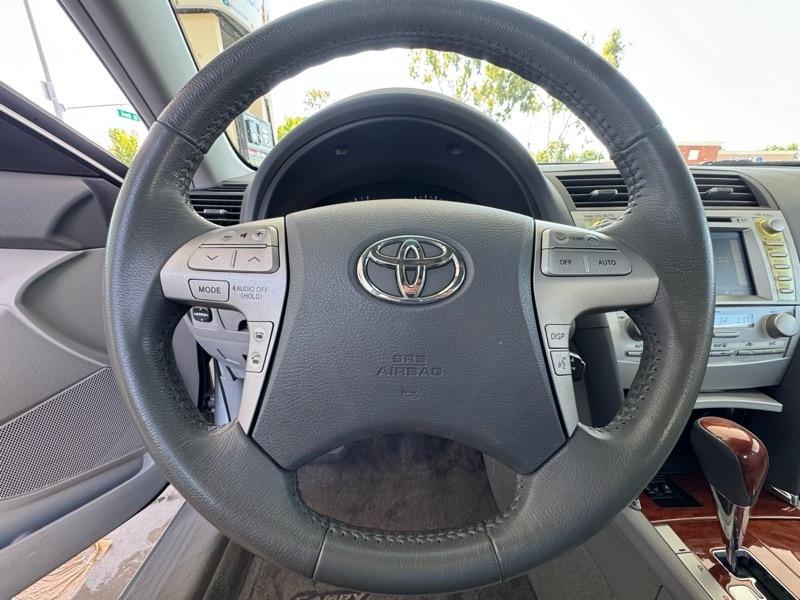 Toyota Camry XLE Auto (Natl) 2011