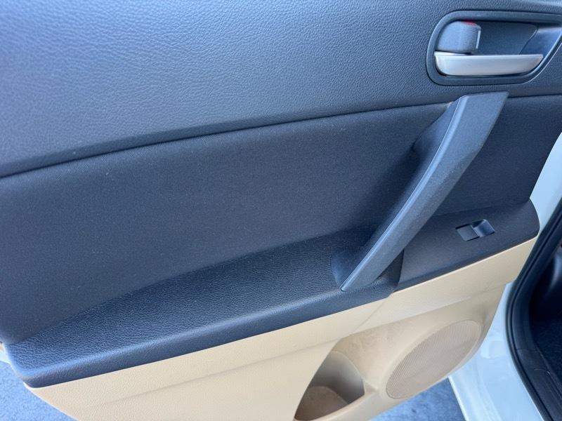 Mazda MAZDA3 i Touring 4-door 2010