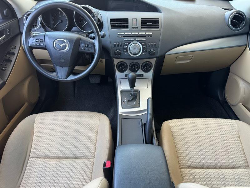 Mazda MAZDA3 i Touring 4-door 2010