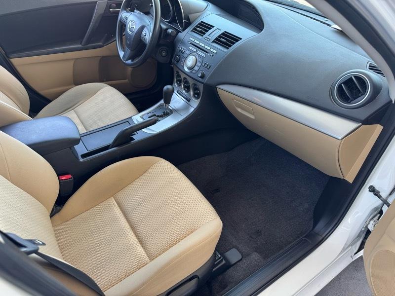 Mazda MAZDA3 i Touring 4-door 2010