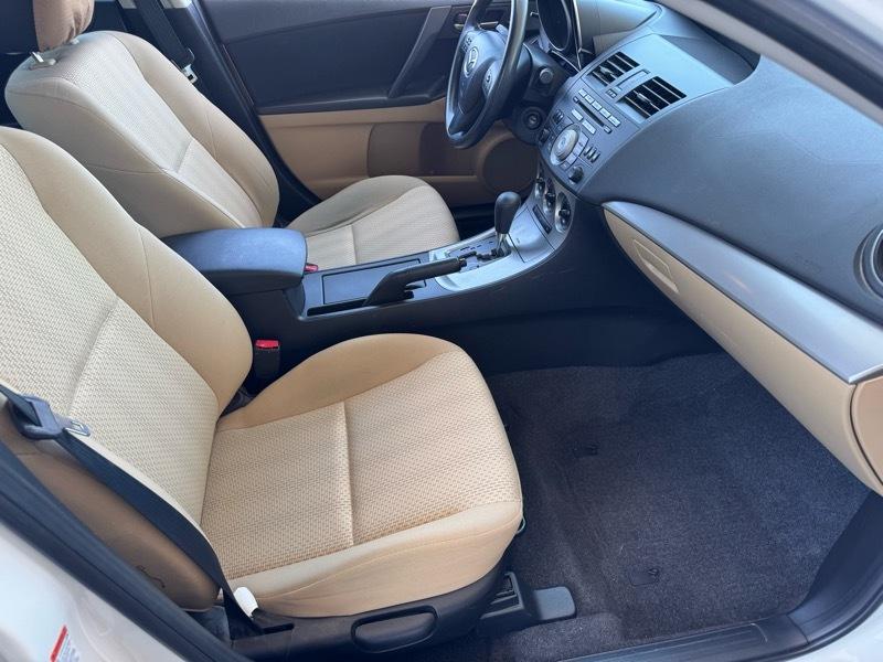 Mazda MAZDA3 i Touring 4-door 2010