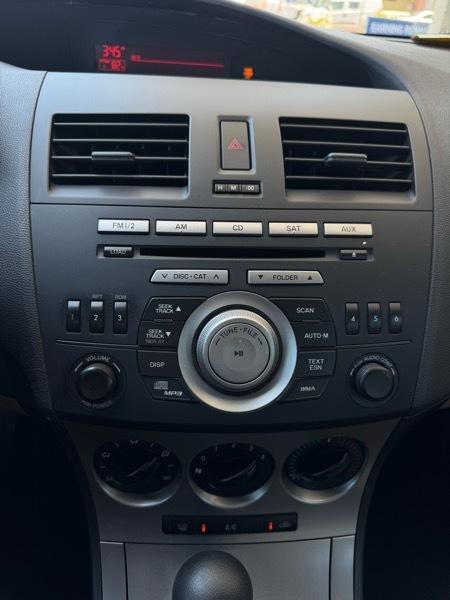 Mazda MAZDA3 i Touring 4-door 2010