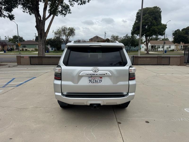 Toyota 4Runner SR5 V6 2WD 2017
