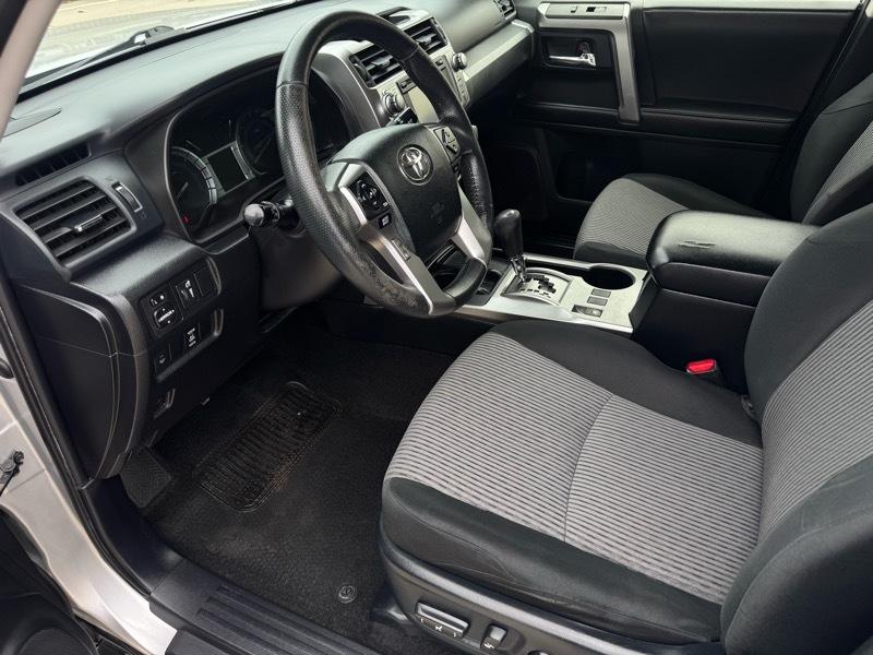 Toyota 4Runner SR5 V6 2WD 2017