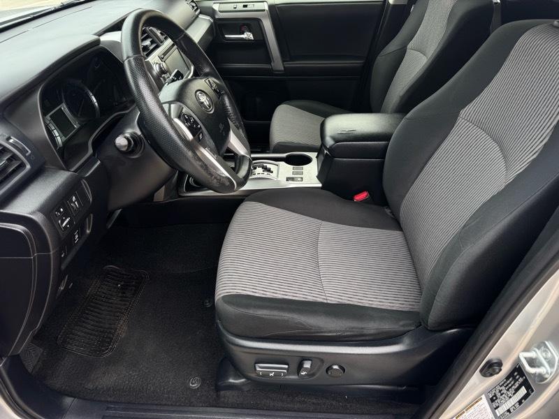 Toyota 4Runner SR5 V6 2WD 2017