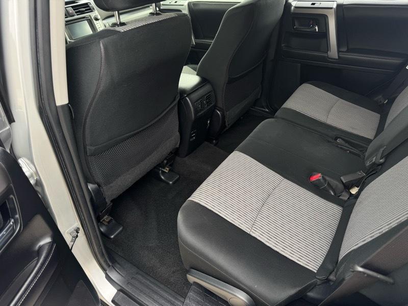 Toyota 4Runner SR5 V6 2WD 2017