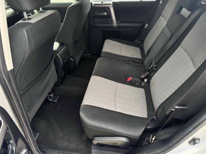 Toyota 4Runner SR5 V6 2WD 2017