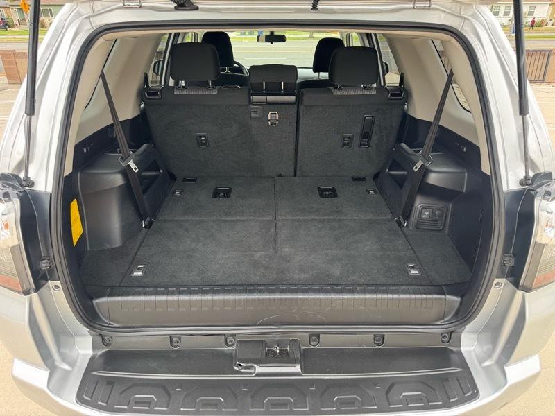 Toyota 4Runner SR5 V6 2WD 2017