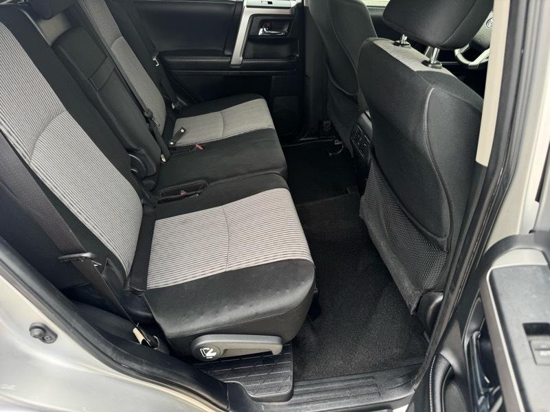 Toyota 4Runner SR5 V6 2WD 2017