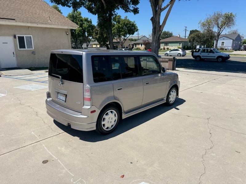 Scion xB Wagon 2004