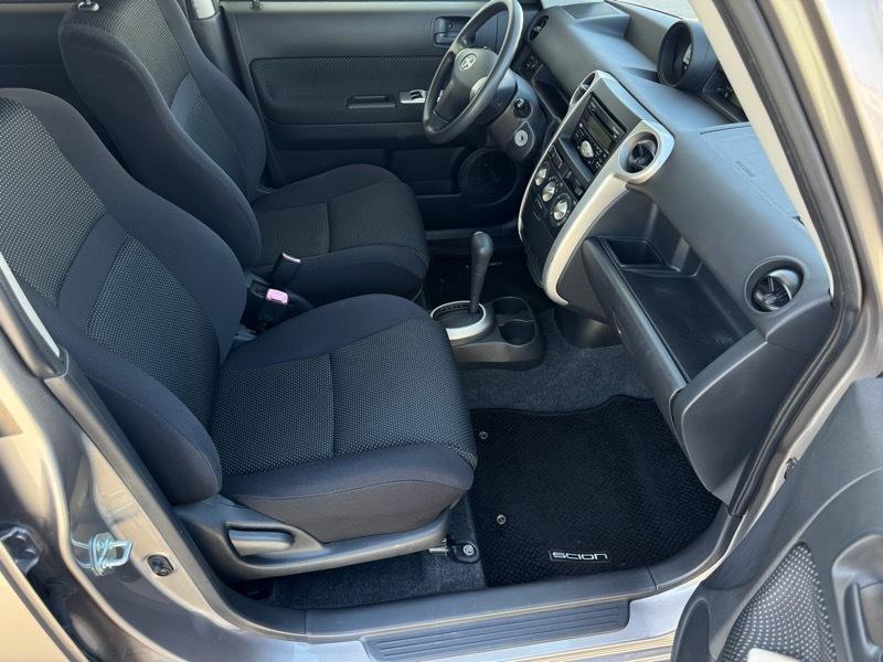 Scion xB Wagon 2004