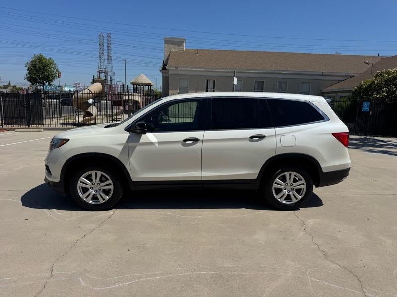 Honda Pilot LX 4D SUV 4WD 2017