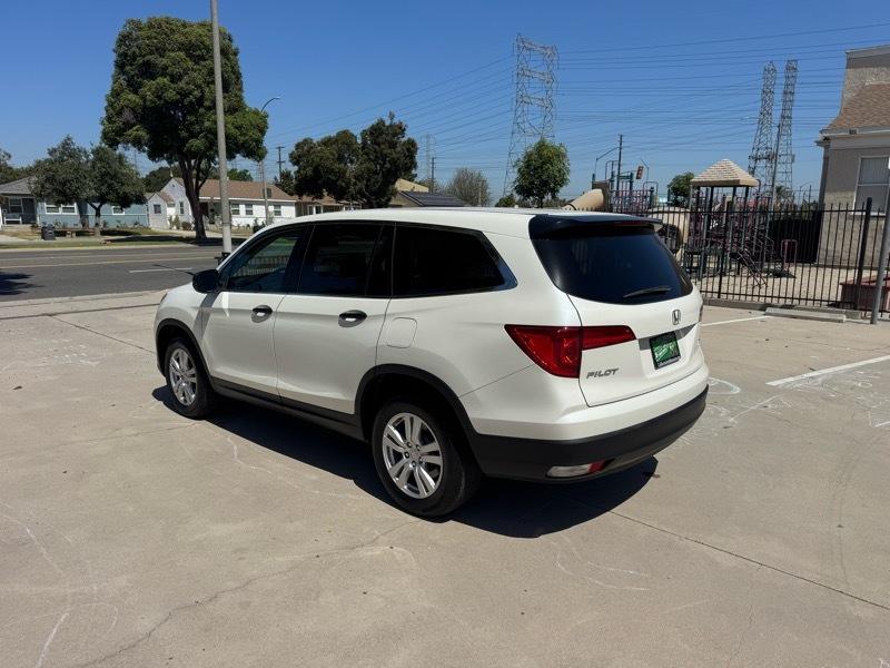 Honda Pilot LX 4D SUV 4WD 2017