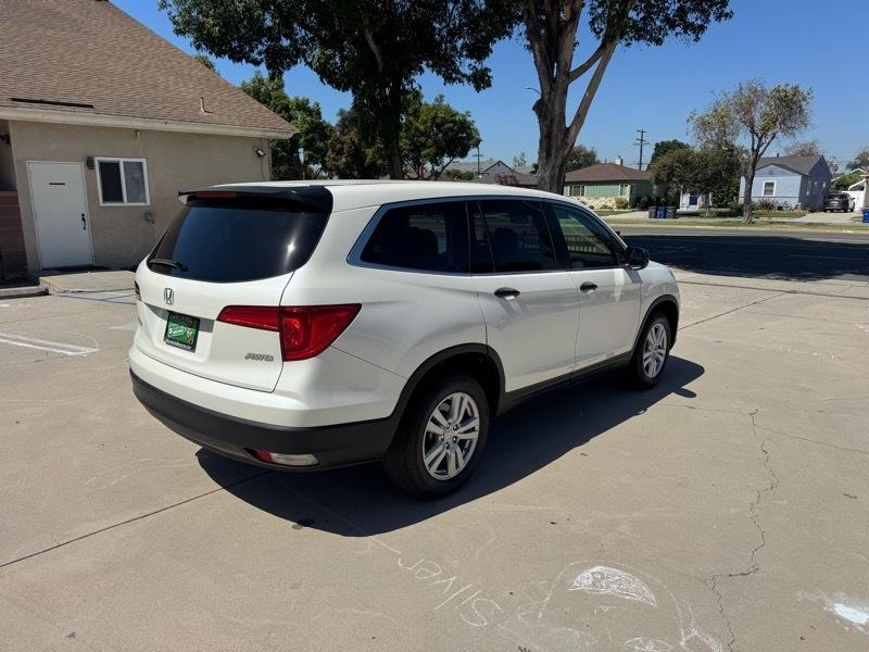 Honda Pilot LX 4D SUV 4WD 2017