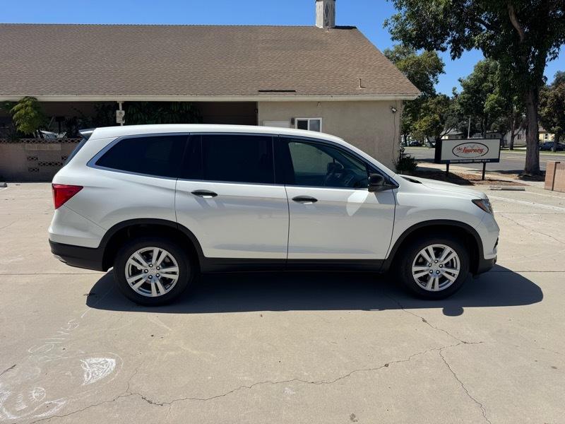 Honda Pilot LX 4D SUV 4WD 2017