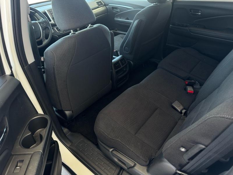 Honda Pilot LX 4D SUV 4WD 2017