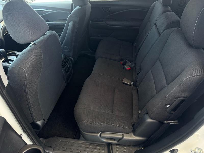 Honda Pilot LX 4D SUV 4WD 2017