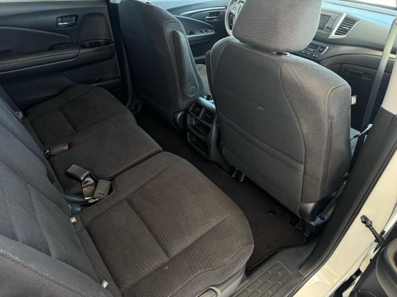 Honda Pilot LX 4D SUV 4WD 2017