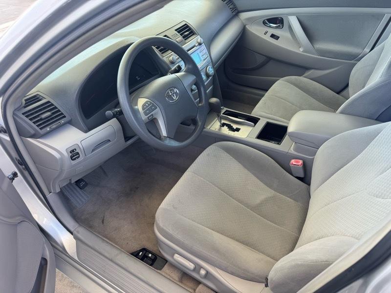 Toyota Camry 4dr Sdn I4 Auto LE (Natl) 2009