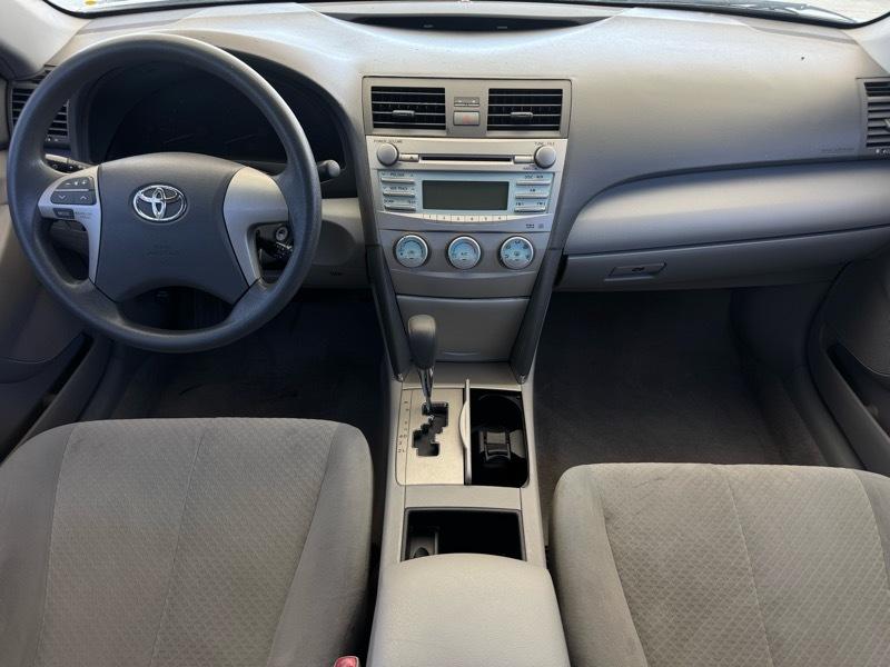 Toyota Camry 4dr Sdn I4 Auto LE (Natl) 2009