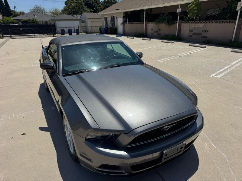 Ford Mustang V6 Convertible 2013