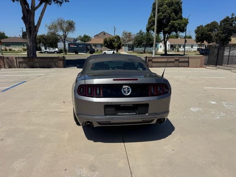 Ford Mustang V6 Convertible 2013