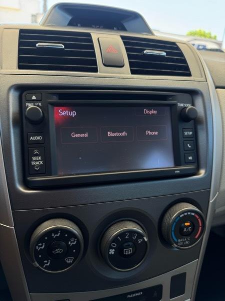 Toyota Corolla LE 4D Sedan 2013
