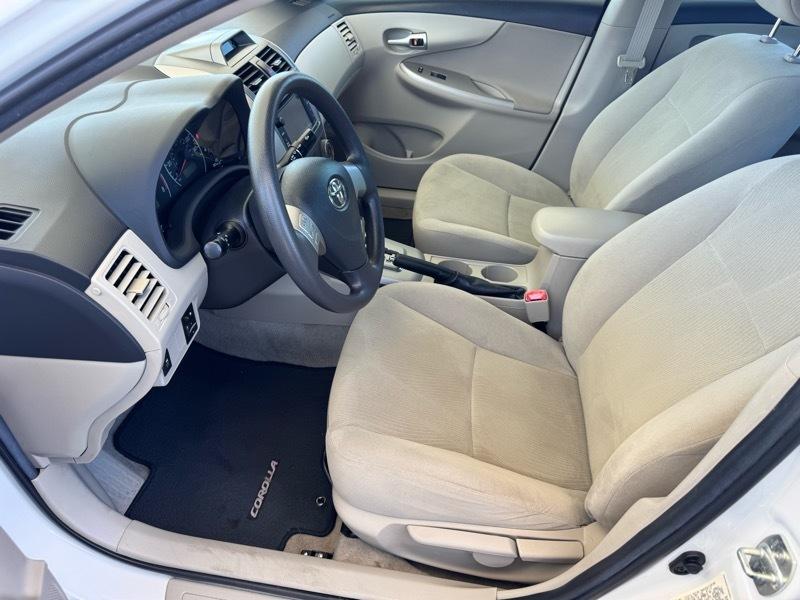 Toyota Corolla LE 4D Sedan 2013