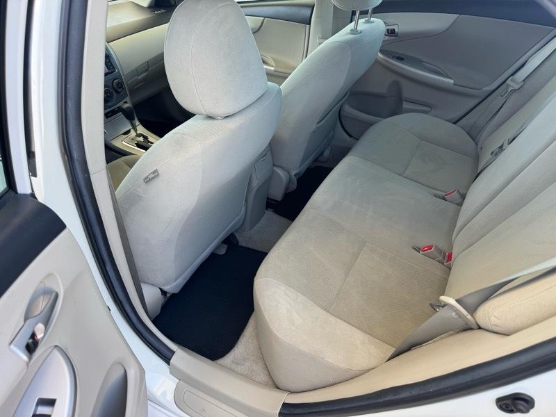 Toyota Corolla LE 4D Sedan 2013