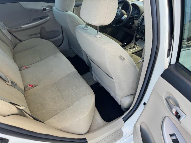 Toyota Corolla LE 4D Sedan 2013