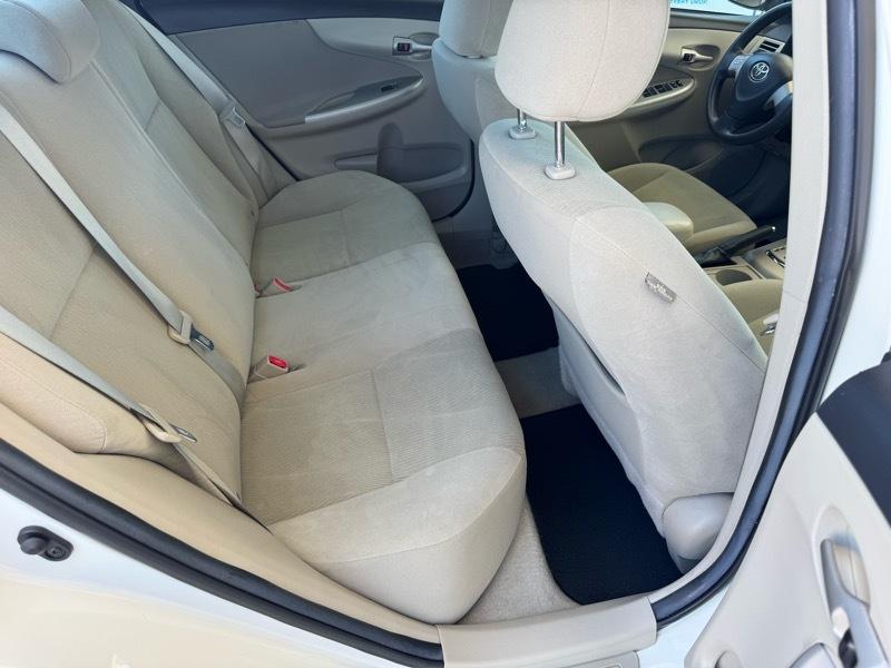 Toyota Corolla LE 4D Sedan 2013