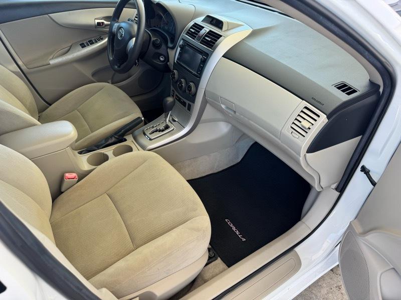 Toyota Corolla LE 4D Sedan 2013