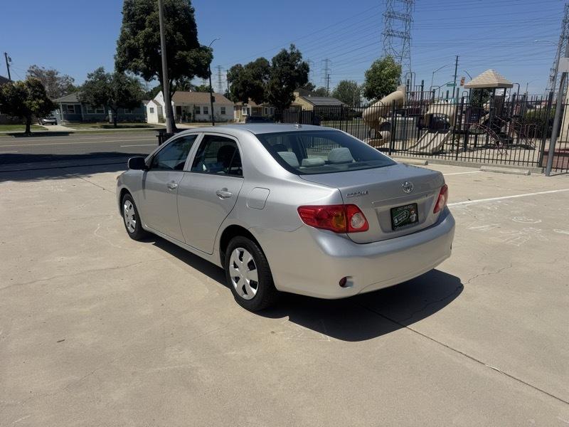 Toyota Corolla 4dr Sedan LE Auto 2010