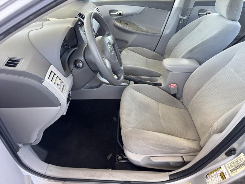 Toyota Corolla 4dr Sedan LE Auto 2010