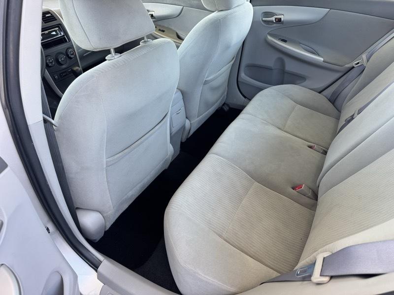 Toyota Corolla 4dr Sedan LE Auto 2010