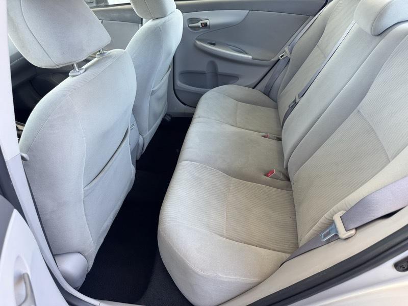 Toyota Corolla 4dr Sedan LE Auto 2010