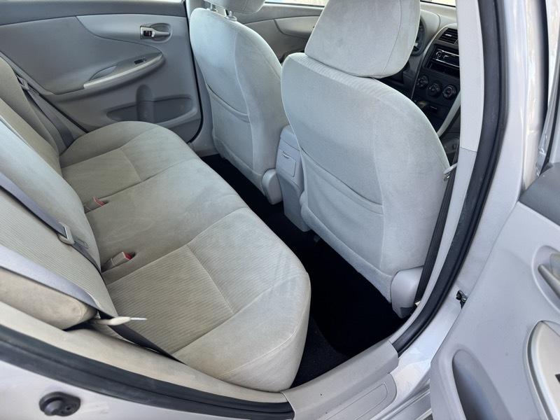 Toyota Corolla 4dr Sedan LE Auto 2010