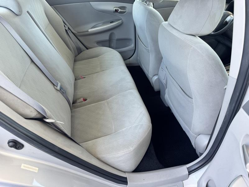 Toyota Corolla 4dr Sedan LE Auto 2010