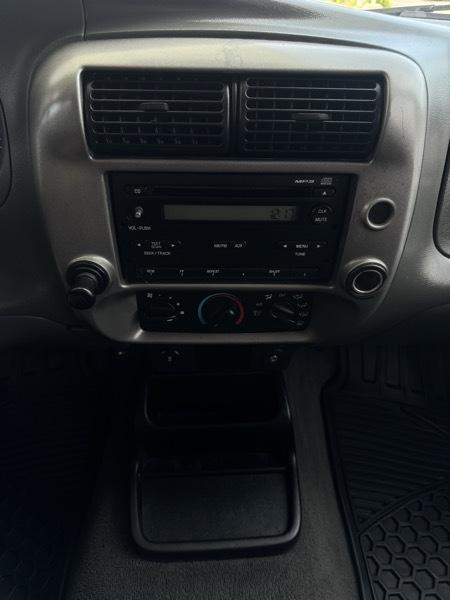 Ford Ranger XLT SuperCab 2-Door 2WD 2011