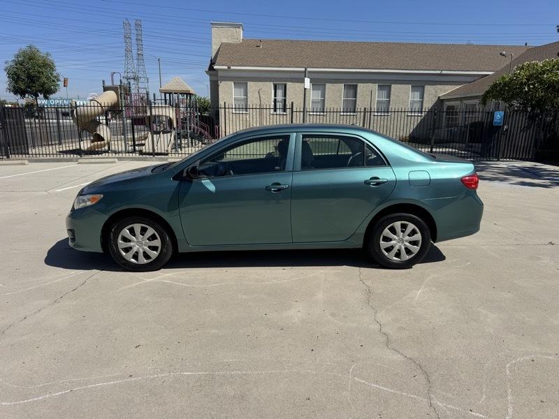 Toyota Corolla 4dr Sdn Base Auto 2009