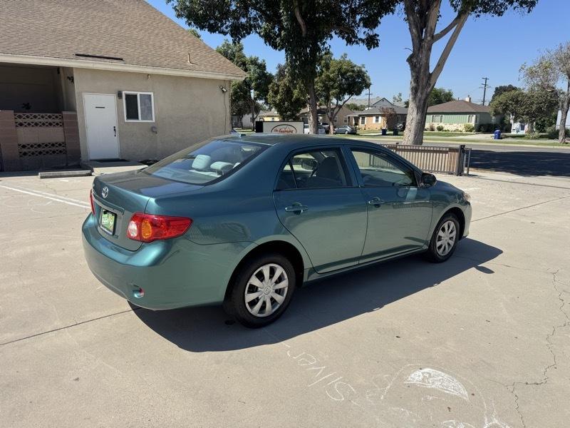 Toyota Corolla 4dr Sdn Base Auto 2009