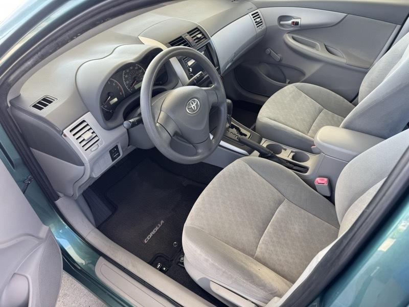 Toyota Corolla 4dr Sdn Base Auto 2009