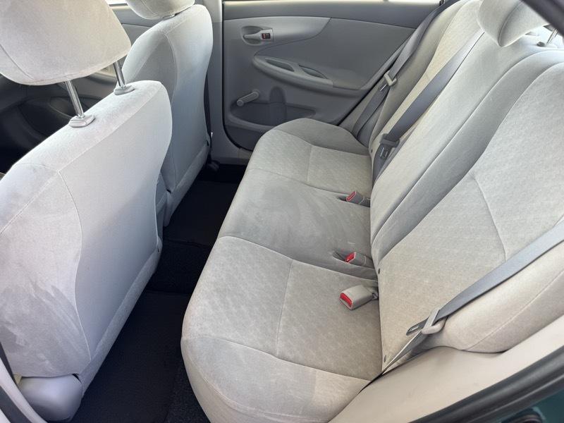 Toyota Corolla 4dr Sdn Base Auto 2009