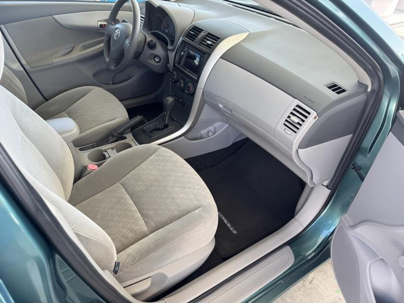 Toyota Corolla 4dr Sdn Base Auto 2009